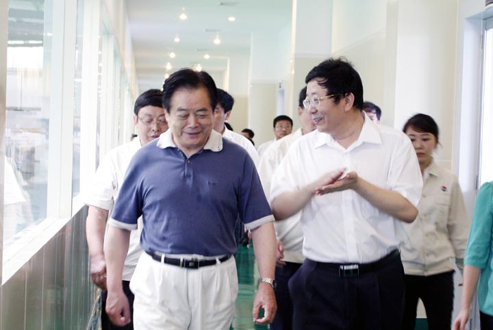 原四川省委副書記、省長蔣巨峰視察旭虹公司
