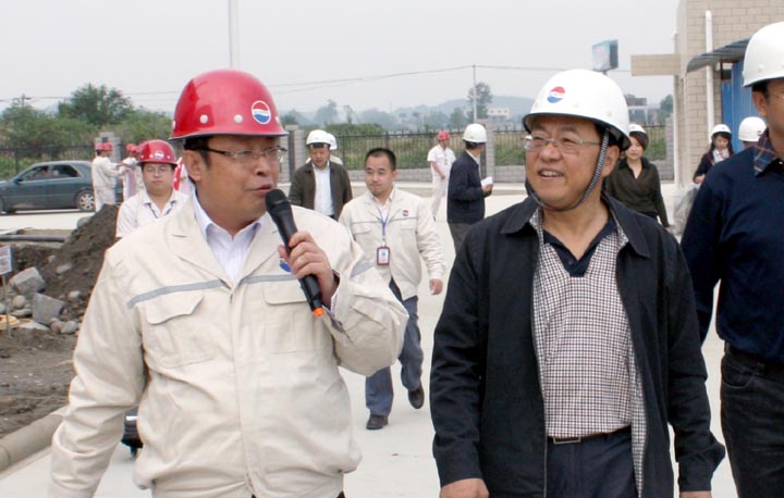 原綿陽市人大常委會主任蔣仁富考察旭虹公司